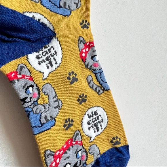 Rosie the Riveter cute cat socks We Can Mew It - Picture 3 of 3